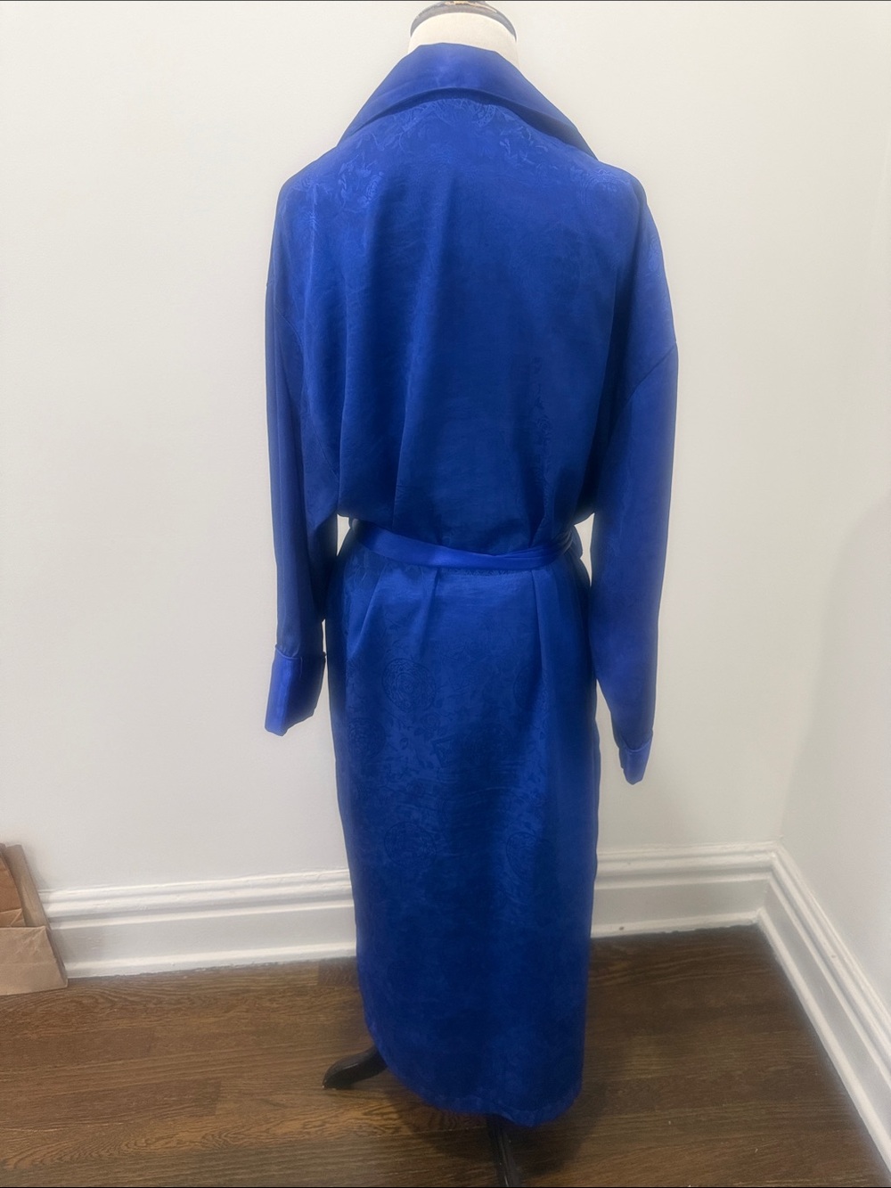 Vntg Victoria’s Secret Gold Label Blue Lace Trim Satin Robe & Chemise Set M/SP - Picture 9 of 10